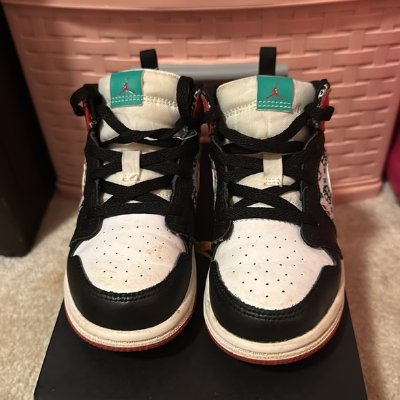 Jordan 1 Mid - Picture 2 of 7